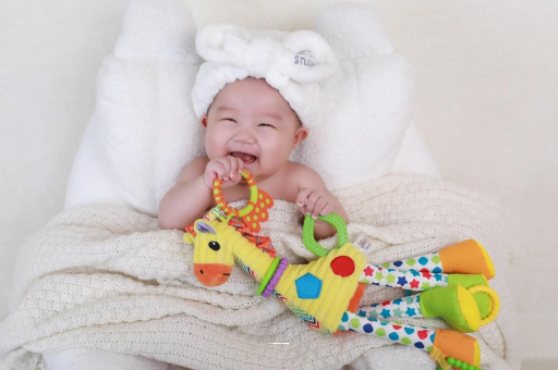 巨野1岁宝宝流鼻涕打喷嚏